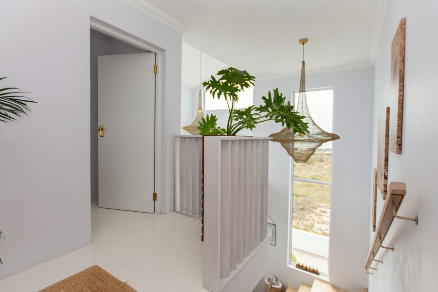 4 Bedroom Property for Sale in Sandy Point Western Cape